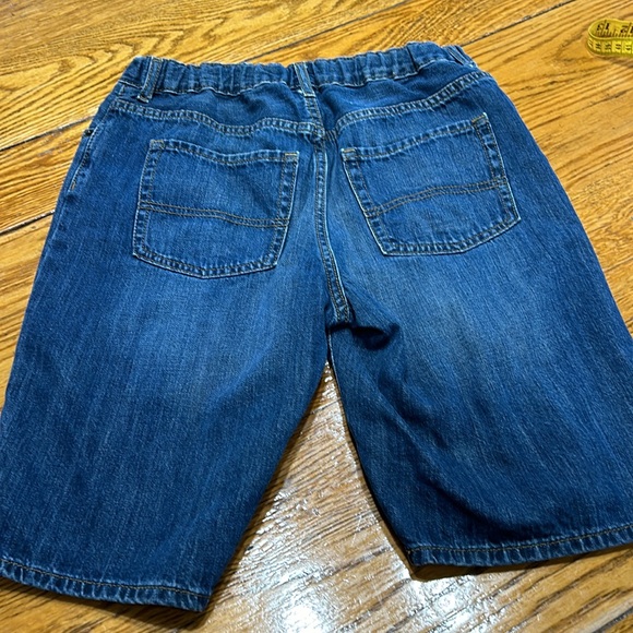 Children’s Place denim shorts. Boys 14 Husky.  Elastic cinch.  Great condition. - Picture 3 of 9